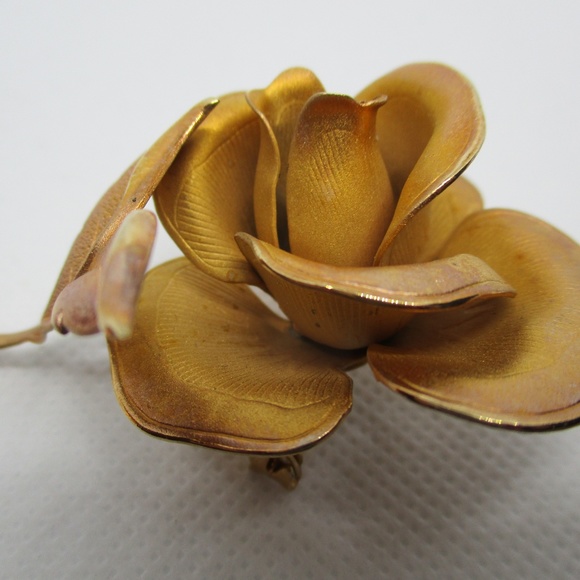 ROSE BROOCH 3 Dimensional Textured Matte Finish - Picture 5 of 8